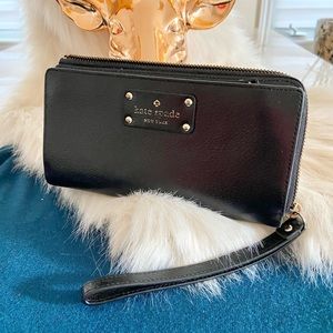 Kate Spade Wristlet wallet